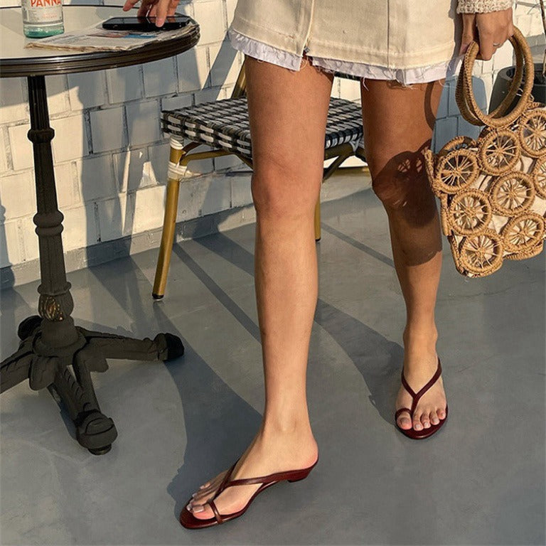 Sandals with Minimalist Thong Design for Women