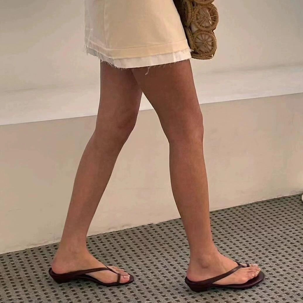 Sandals with Minimalist Thong Design for Women