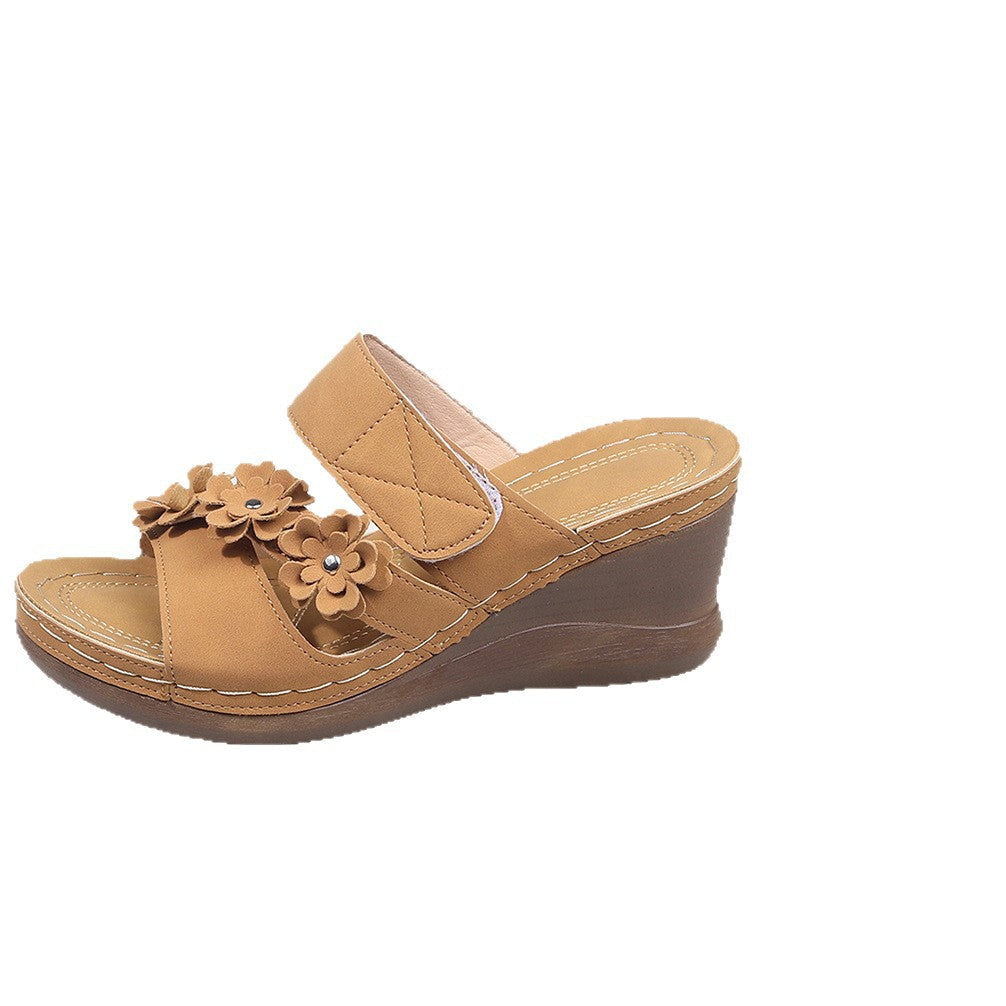 Sandals with Wedge Heel and Floral Appliqués for Women