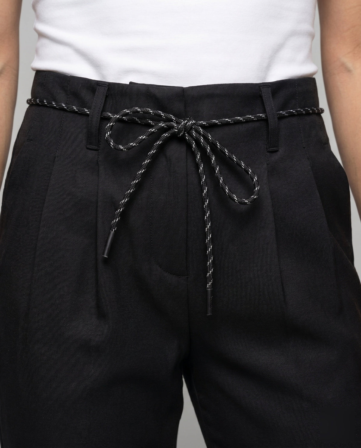 Linen Pants with Slim Cut and Tie Belt for Women